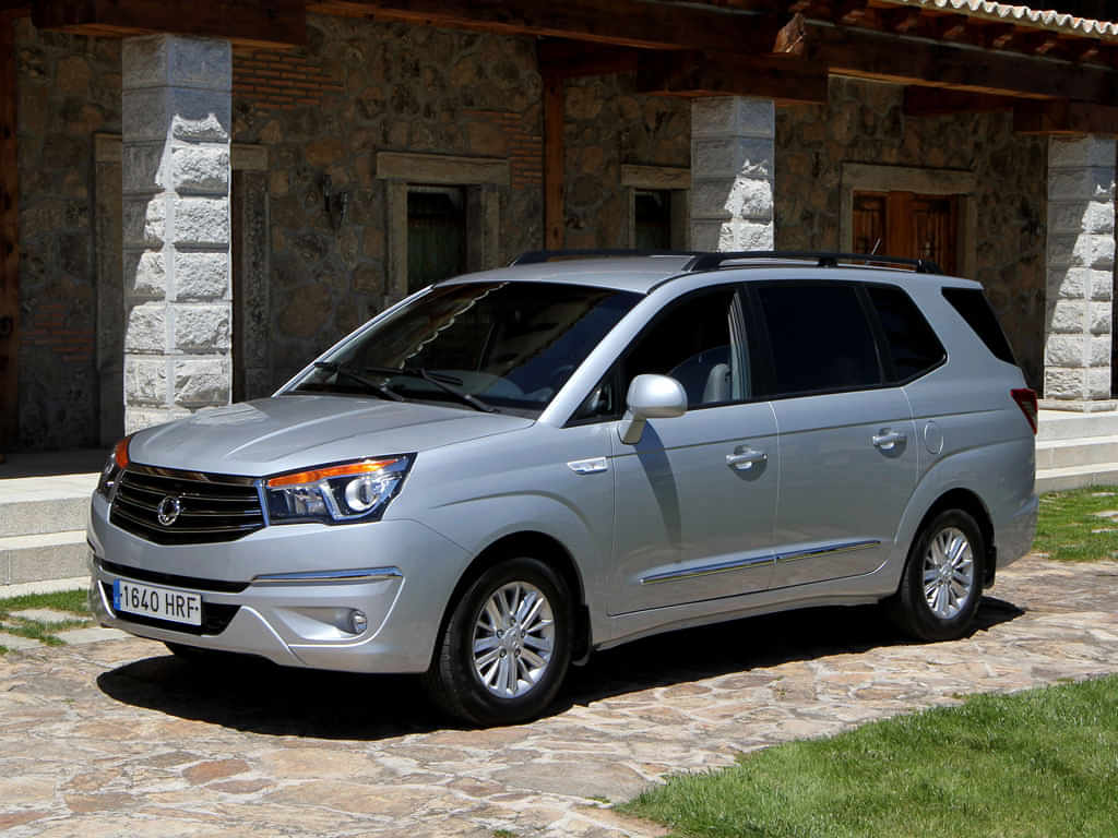 SsangYong-Rodius.jpg